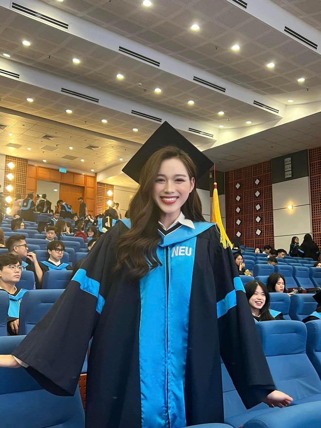 Đỗ Thị Hà tốt nghiệp: Hoa hậu Việt Nam 2020 hoàn thành thành công chặng đường học tại Đại học Kinh tế Quốc dân